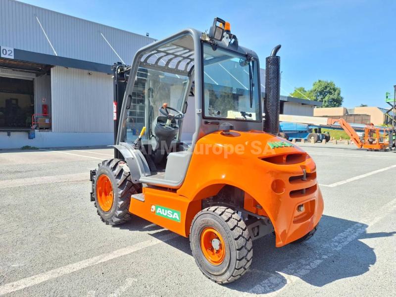 Empilhador todo terreno Ausa C150H