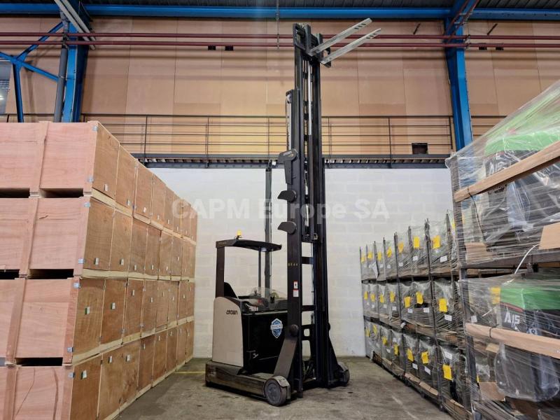 Carrello elevatore retrattile Crown ESR 5260