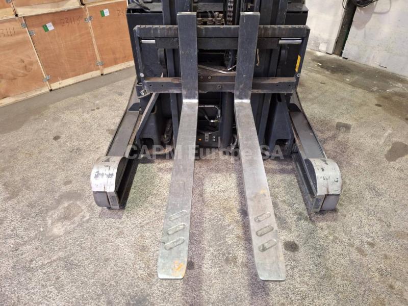 Carrello elevatore retrattile Crown ESR 5260