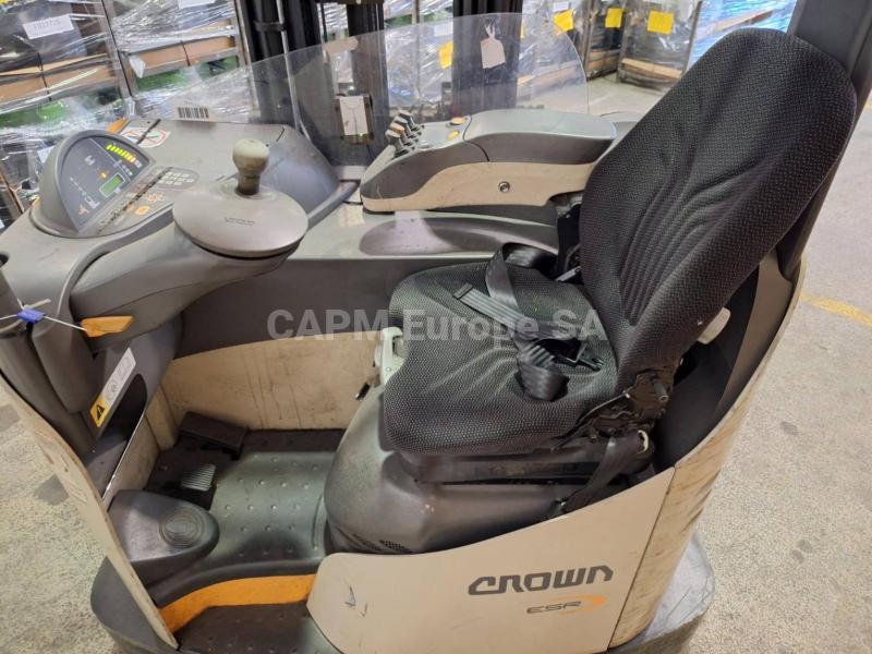 Carrello elevatore retrattile Crown ESR 5260