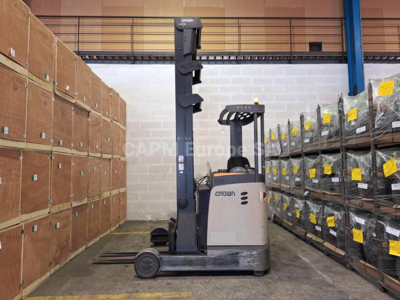 Carrello elevatore retrattile Crown ESR 5260