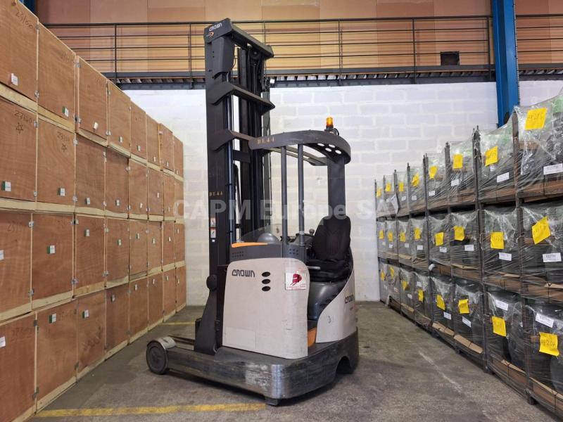Carrello elevatore retrattile Crown ESR 5260