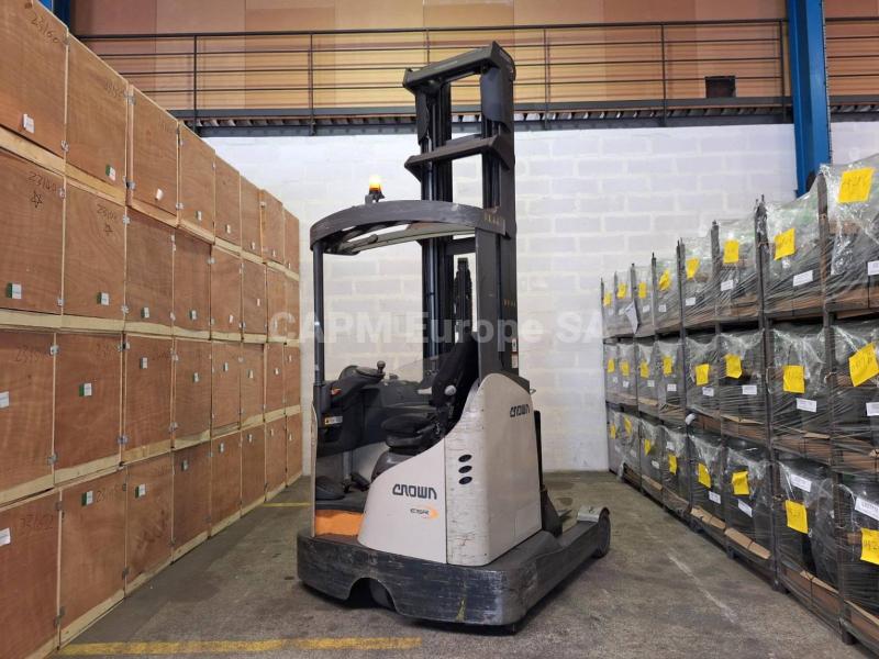 Carrello elevatore retrattile Crown ESR 5260