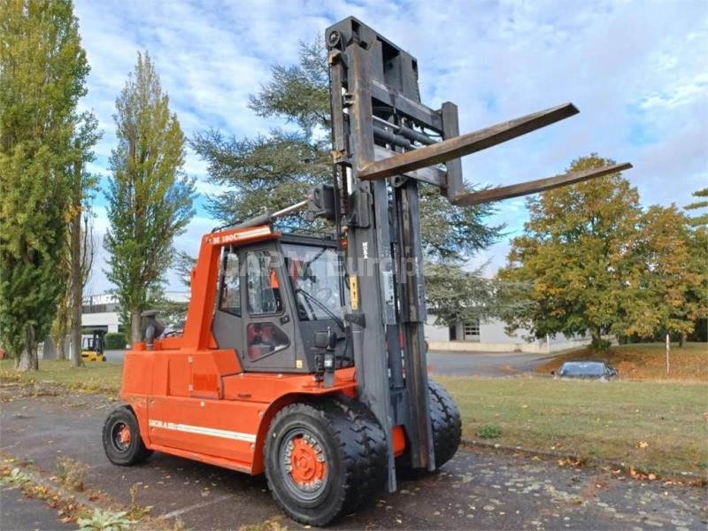 Carrelli elevatori Mora M180C
