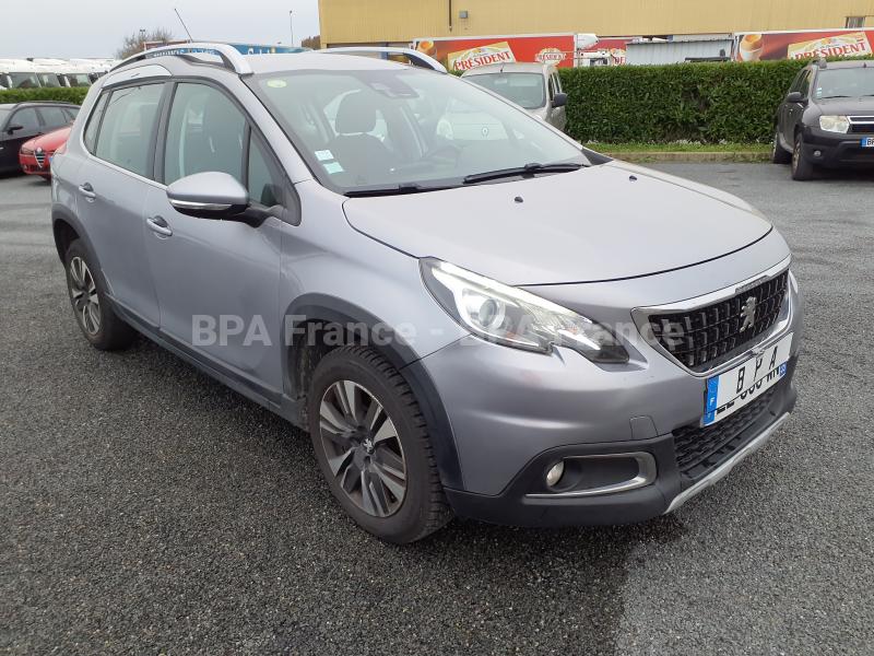 Automobil Peugeot 2008 BLUE HDI SW ALLURE 100CV Sedan