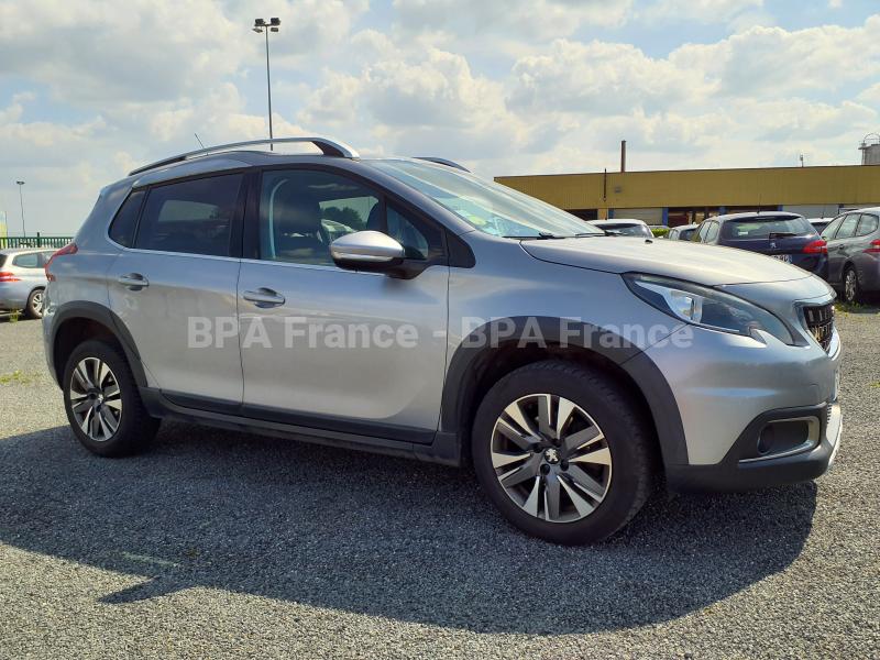 Voiture Peugeot 2008 BLUE HDI SW ALLURE 100CV Berline