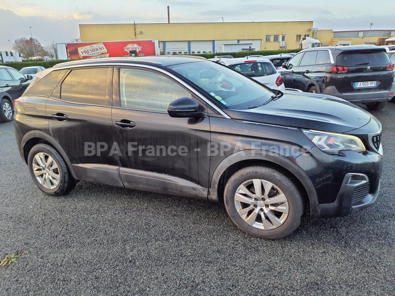 Voiture Peugeot 3008 Berline