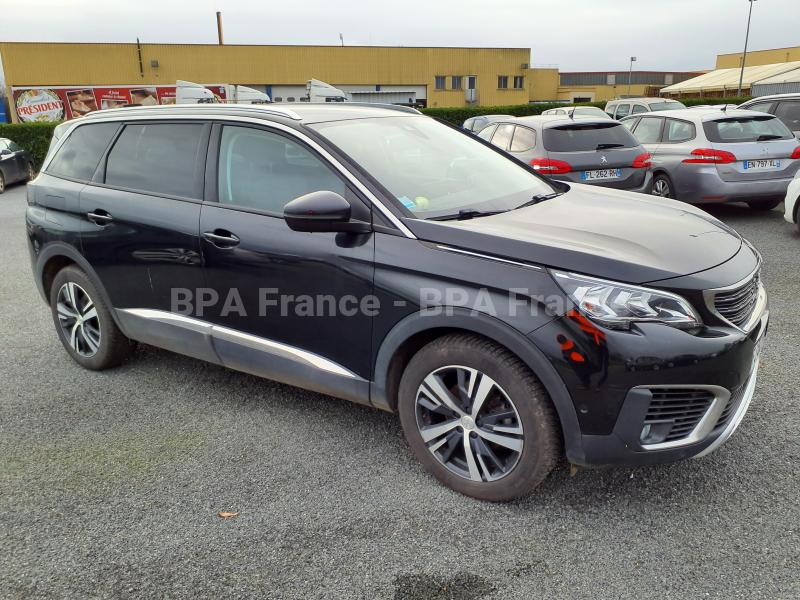 Voiture Peugeot 5008 ALLURE 130CV EAT8 Berline