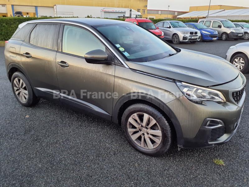 Voiture Peugeot 3008 ACTIVE 130CV Berline