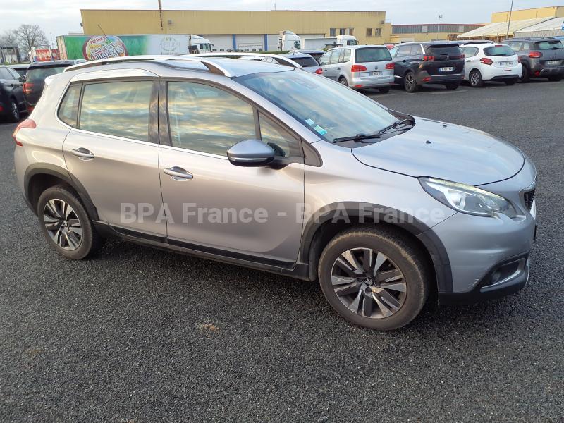 Voiture Peugeot 2008 BLUE HDI SW ALLURE 100CV Berline