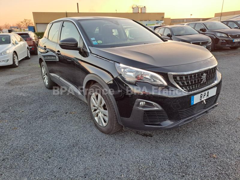 Car Peugeot 3008 ACTIVE 130CV Sedan