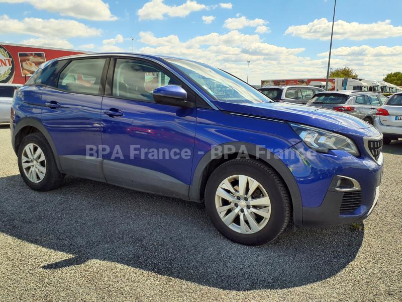 Voiture Peugeot 3008 ACTIVE  130CV EAT8 Berline