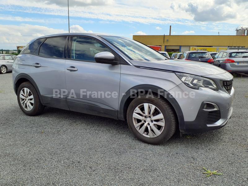 Voiture Peugeot 3008 ACTIVE 120CV Berline