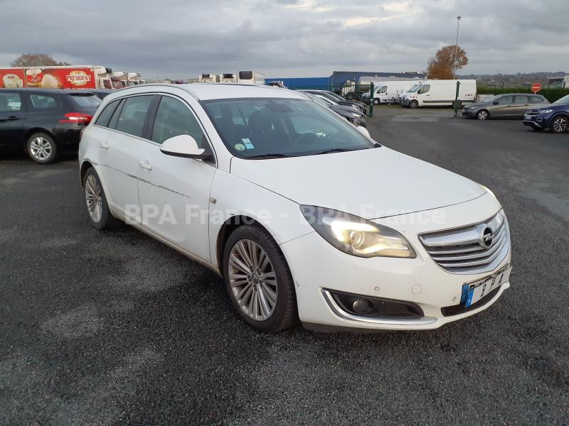 Automobil Opel Insignia 120CH SPORT TOURER COSMO CDTI Sedan