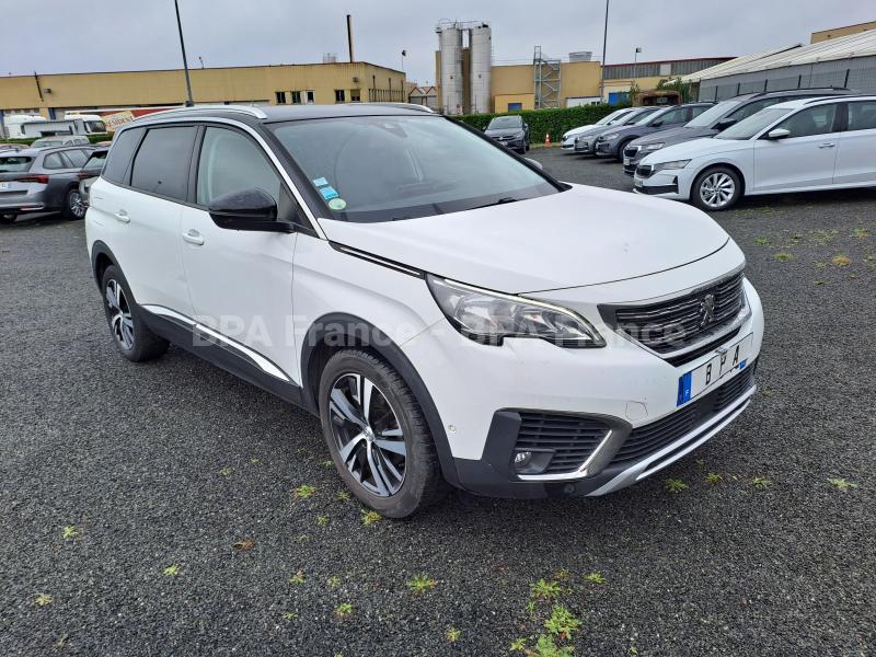 Automobil Peugeot 5008 ALLURE 130CV Sedan