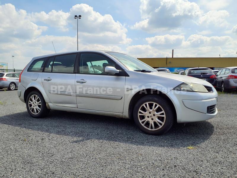 Voiture Renault Megane II - 105CH ESTATE EXTREME 1.5L DCI Berline