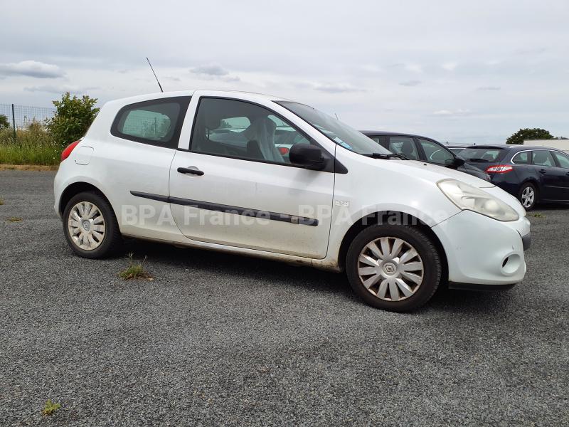 Voiture Renault Clio III - 75CH AIR 1.5L DCI Berline