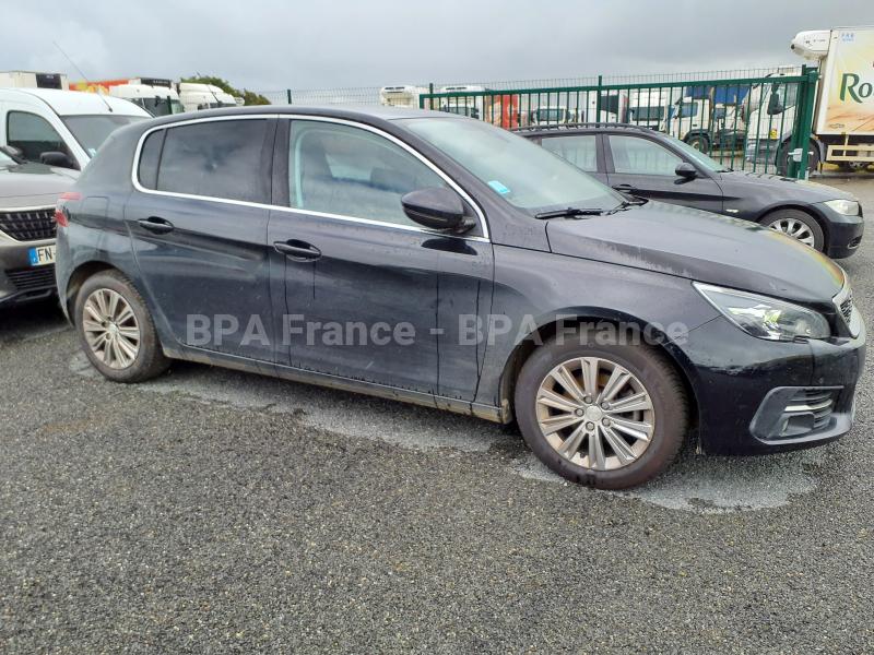 Voiture Peugeot 308 SW ALLURE BUSINESS 130CV EAT8 Berline