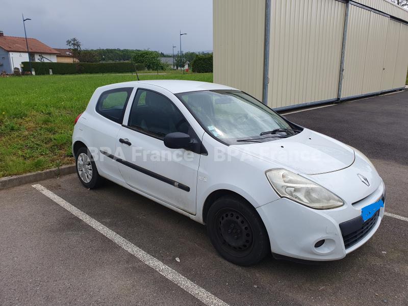 Voiture Renault Clio III - 70CH AIR 1.5L DCI Berline