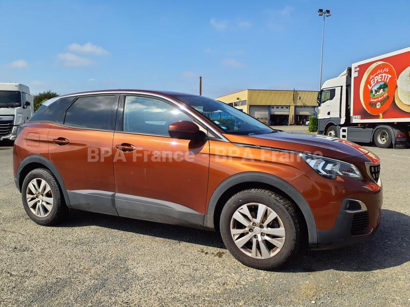 Voiture Peugeot 3008 ACTIVE 120CV Berline