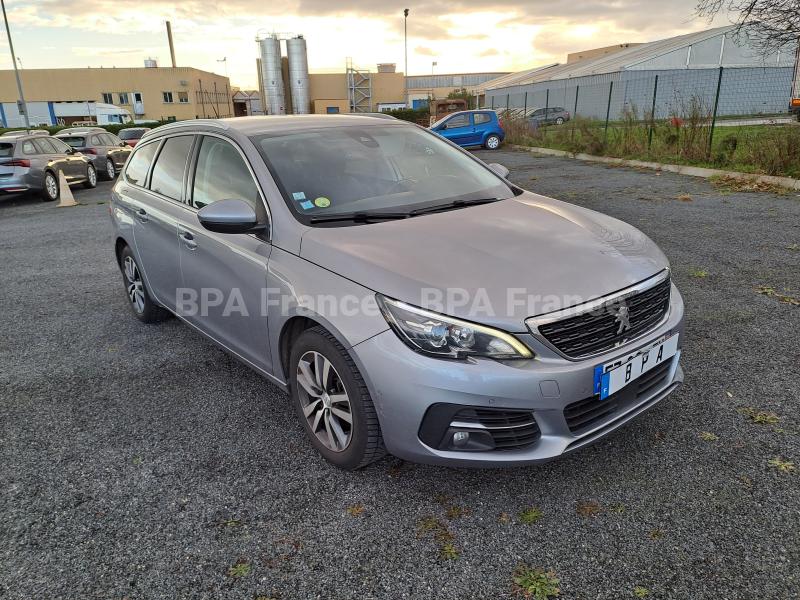 Automobil Peugeot 308 SW ALLURE 100CV Sedan