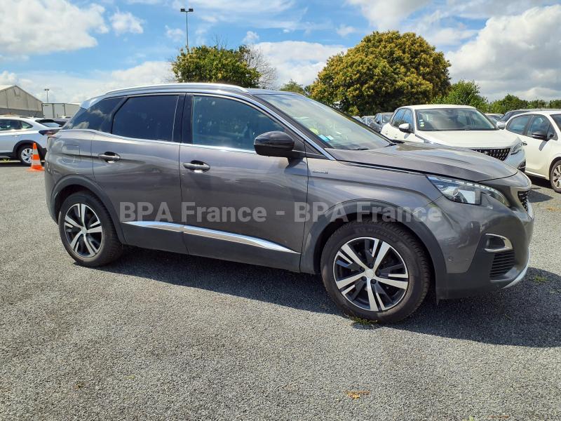 Voiture Peugeot 3008 ACTIVE  130CV EAT8 Berline