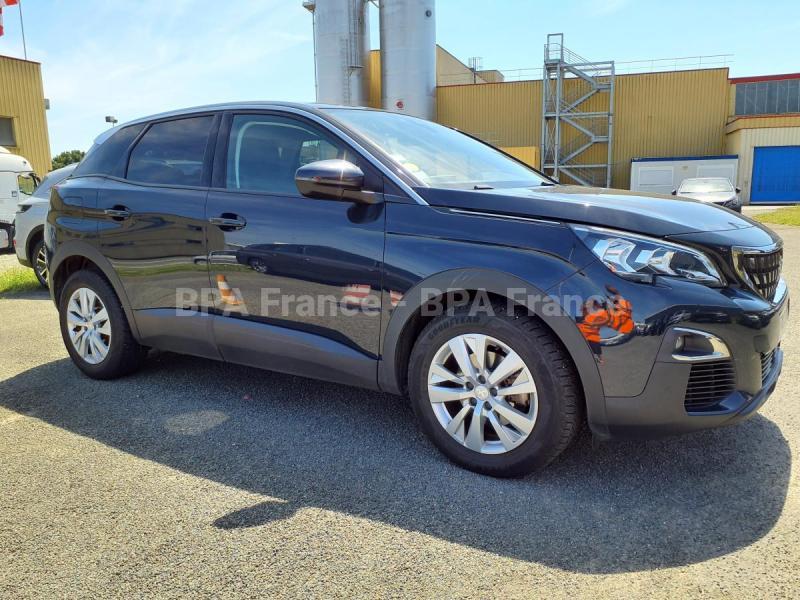 Voiture Peugeot 3008 ACTIVE 130CV Berline