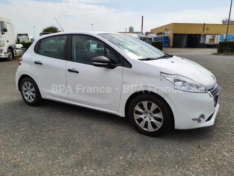 Voiture Peugeot 208 68 CH - AFFAIRE HDI Berline