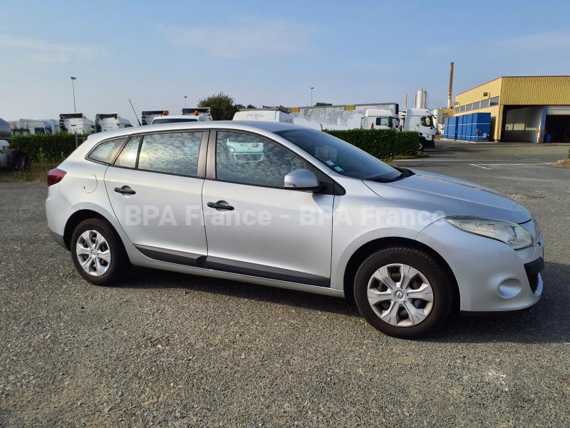 Voiture Renault Megane III - 110CH ESTATE AUTH. FAP 1.5 Berline