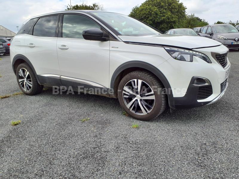 Voiture Peugeot 3008 ACTIVE  130CV EAT8 Berline