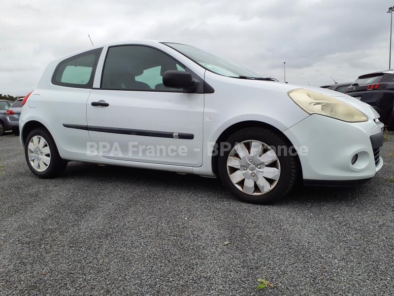 Voiture Renault Clio III - 70CH AIR PHASE 2 1.5L DCI Berline