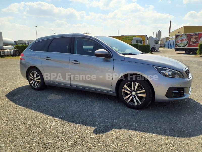 Voiture Peugeot 308 SW ALLURE 130CV BVA EAT8 Berline