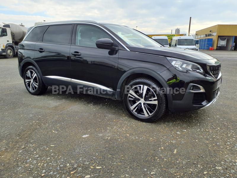 Voiture Peugeot 5008 ALLURE 130CV EAT8 Berline