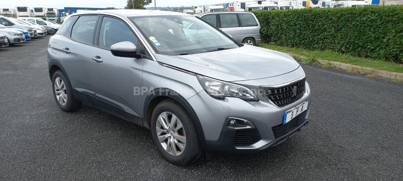 Car Peugeot 3008 ACTIVE 120CV Sedan