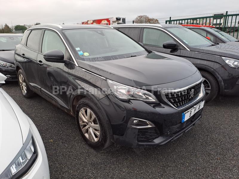 Automobil Peugeot 3008 ACTIVE  130CV EAT8 Sedan