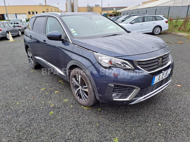 Automobil Peugeot 5008 ALLURE 130CV Sedan