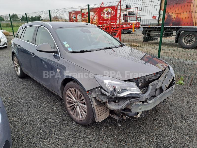 Voiture Opel Insignia 140CH SPORT TOURER COSMO CDTI Berline