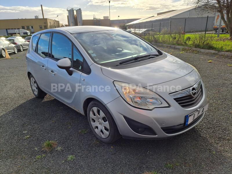 Automobil Opel Meriva 95CH BUSINESS CDTI Sedan