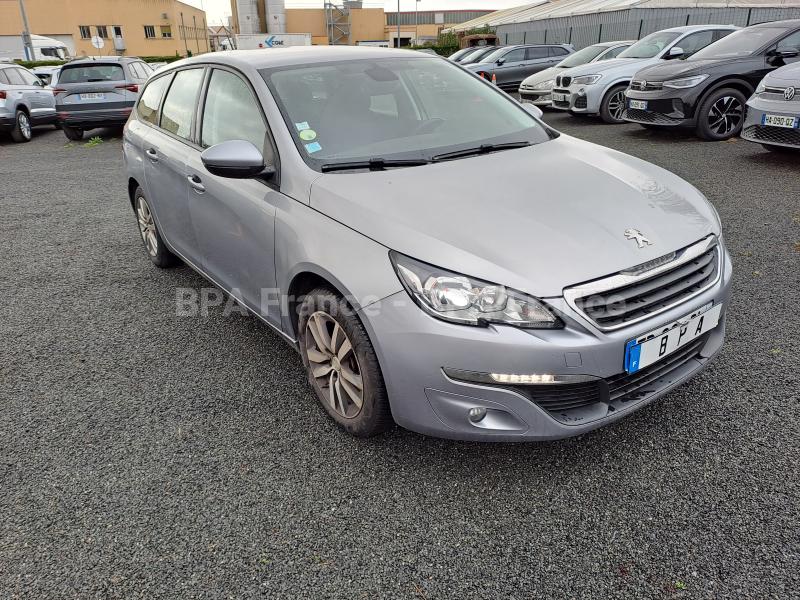 Automobil Peugeot 308 100CV BLUE HDI SW ACTIVE Sedan