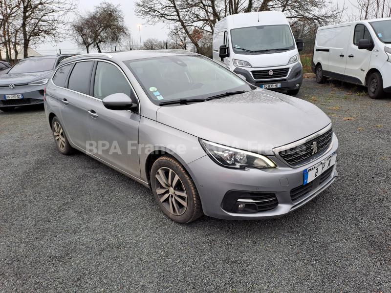 Automobil Peugeot 308 SW ALLURE 100CV Sedan