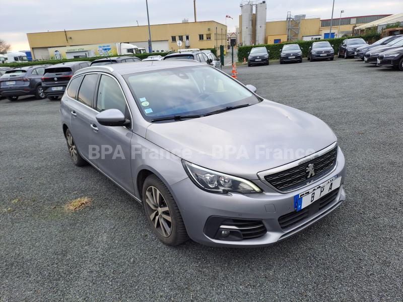 Automobil Peugeot 308 SW ALLURE 100CV Sedan