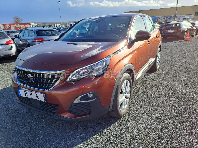 Voiture Peugeot 3008 ACTIVE  130CV EAT8 Berline