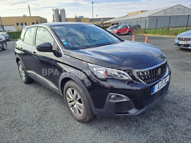 Voiture Peugeot 3008 ACTIVE 130CV Berline