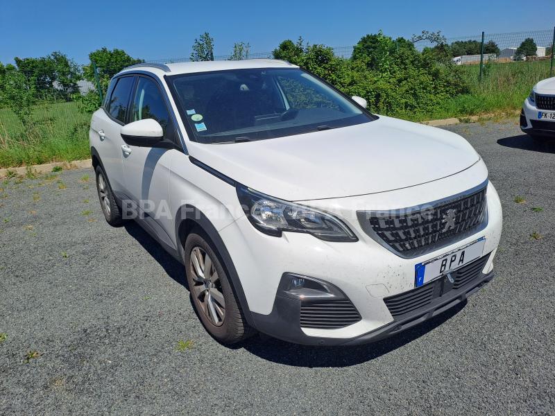 Voiture Peugeot 3008 ACTIVE 120CV EAT6 Berline