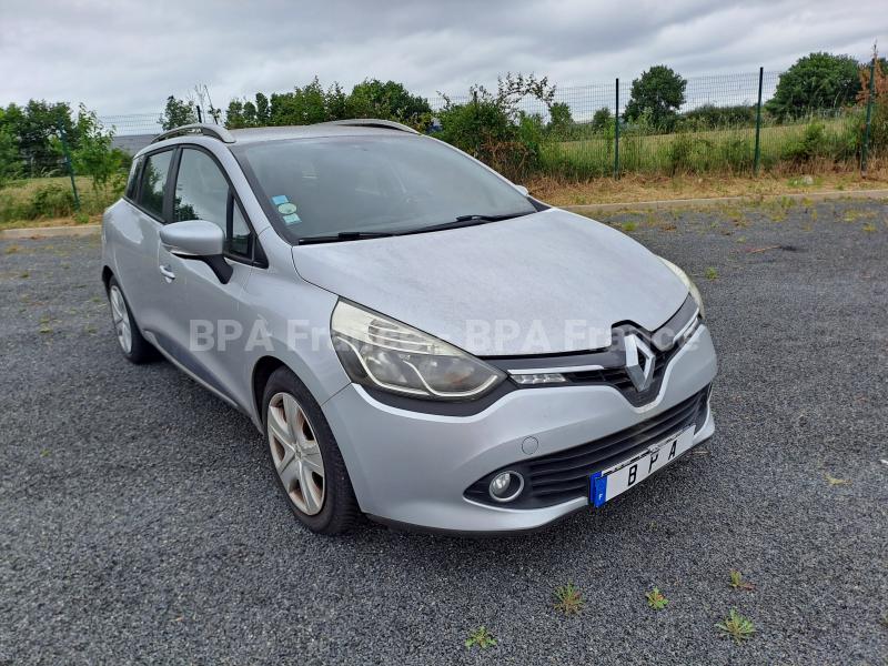Automobil Renault Clio IV - 75CH ESTATE ZEN 1.5L DCI Sedan