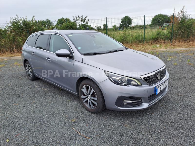 Automobil Peugeot 308 SW ALLURE 130CV BVA EAT8 Sedan