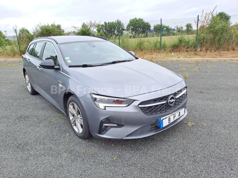 Voiture Opel Insignia SPORT TOURER BUSINESS EDITION 122CV Berline