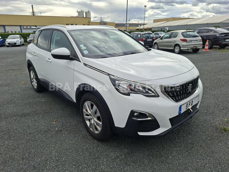 Voiture Peugeot 3008 ACTIVE 120CV Berline