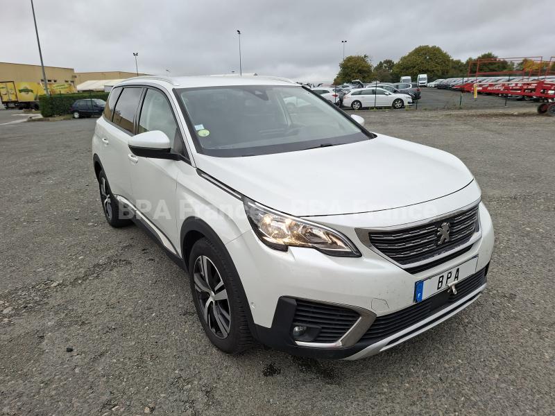 Car Peugeot 5008 ALLURE 130CV EAT8 Sedan