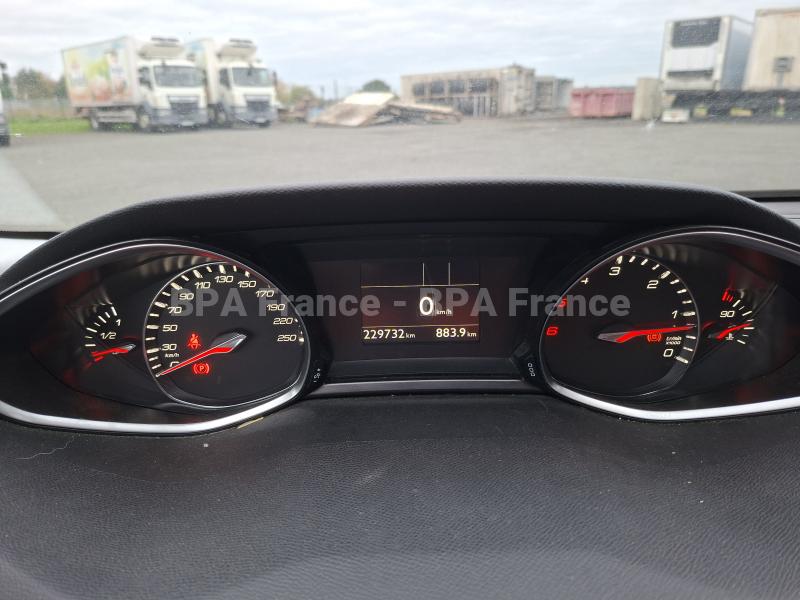 Voiture Peugeot 308 SW ALLURE 100CV Berline